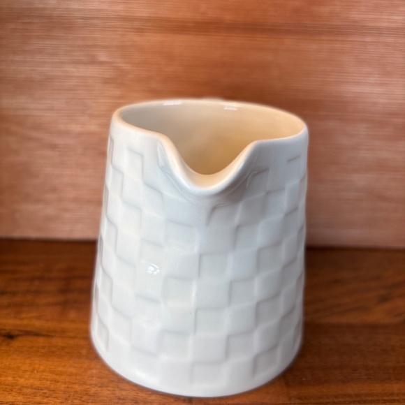 10 Strawberry Street White Creamer Sauce Server Basket Weave Porcelain 3.5” - Picture 4 of 9